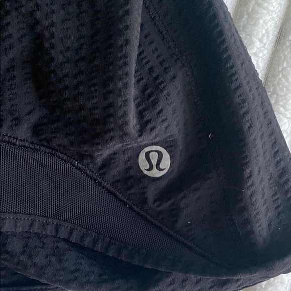 Black lululemon hotty hot shorts - Picture 2 of 4